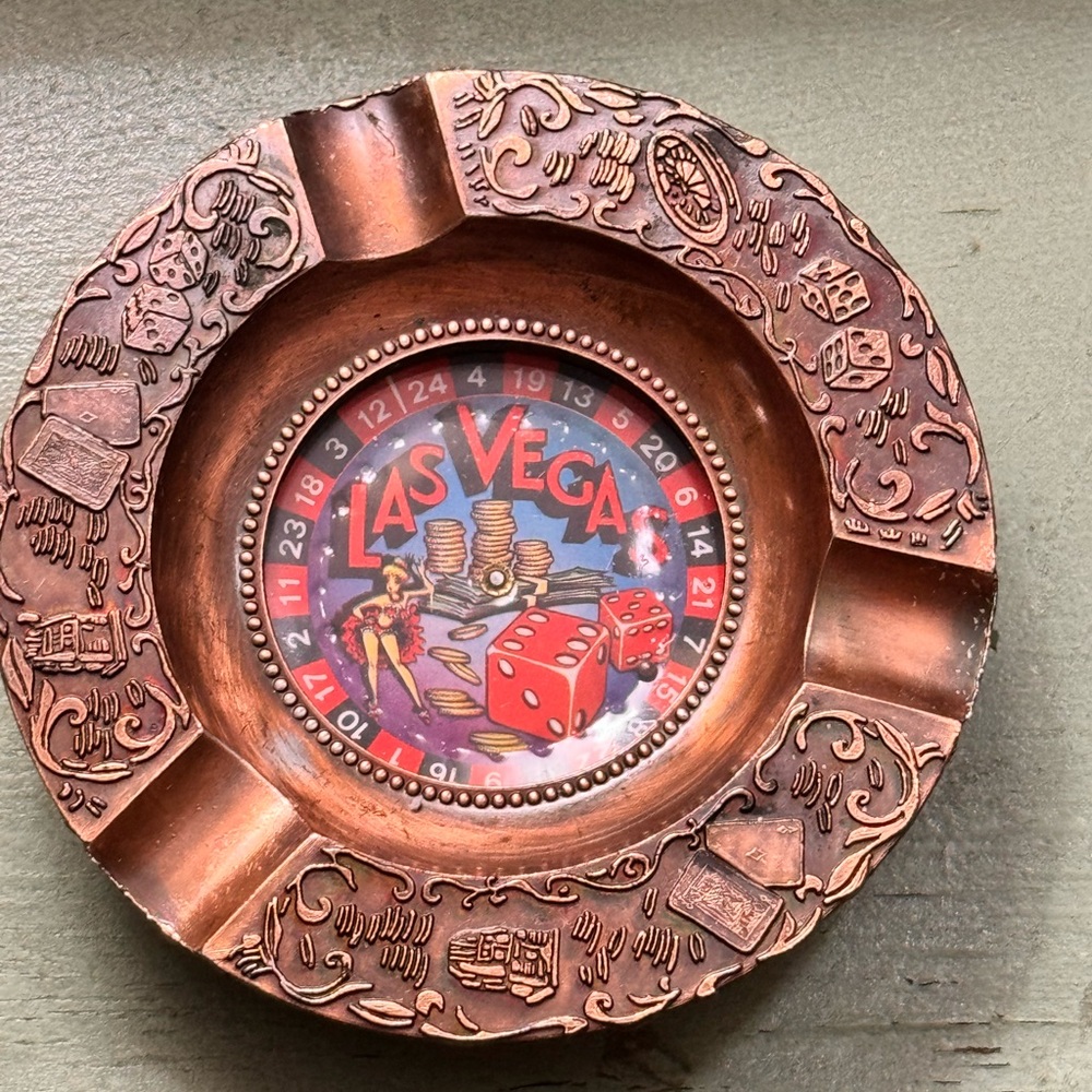 Vintage 1978 Las Vegas Roulette Wheel Copper Ashtray Souvenir - Picture 4 of 6